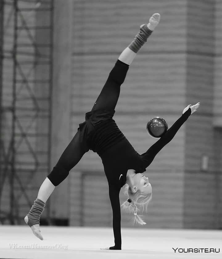Прыжок Баттерфляй в художественной гимнастике