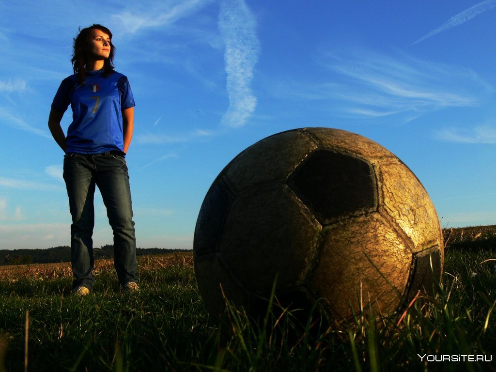 Фотосессия с футбольным мячом