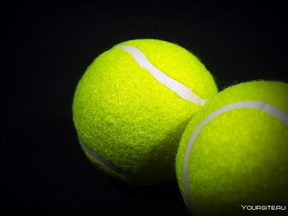 Большой теннис ракетка и мяч