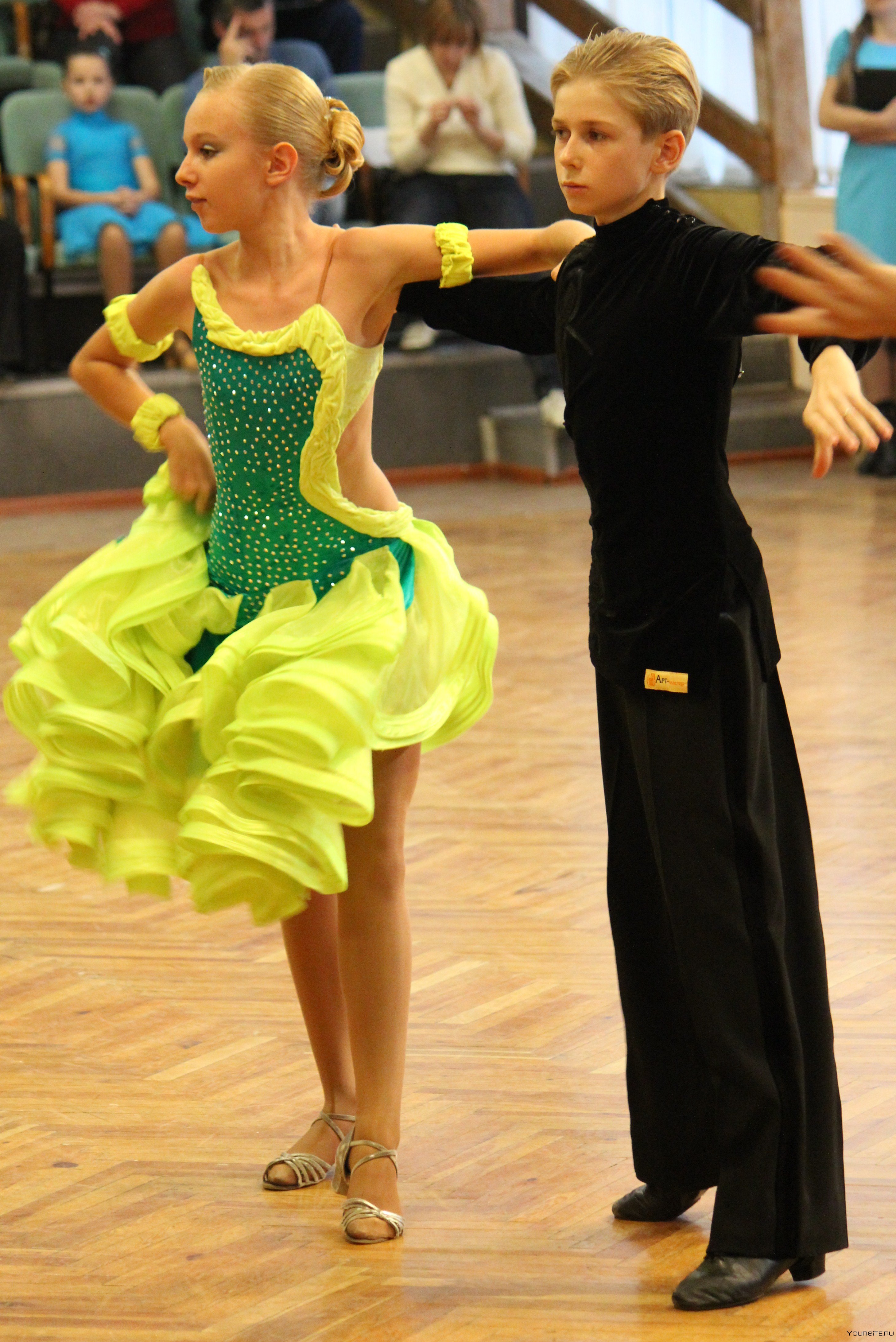 Платье для спортивных бальных танцев - 33 фото