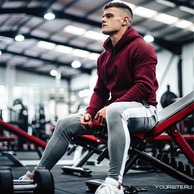 Парень в спортивной одежде