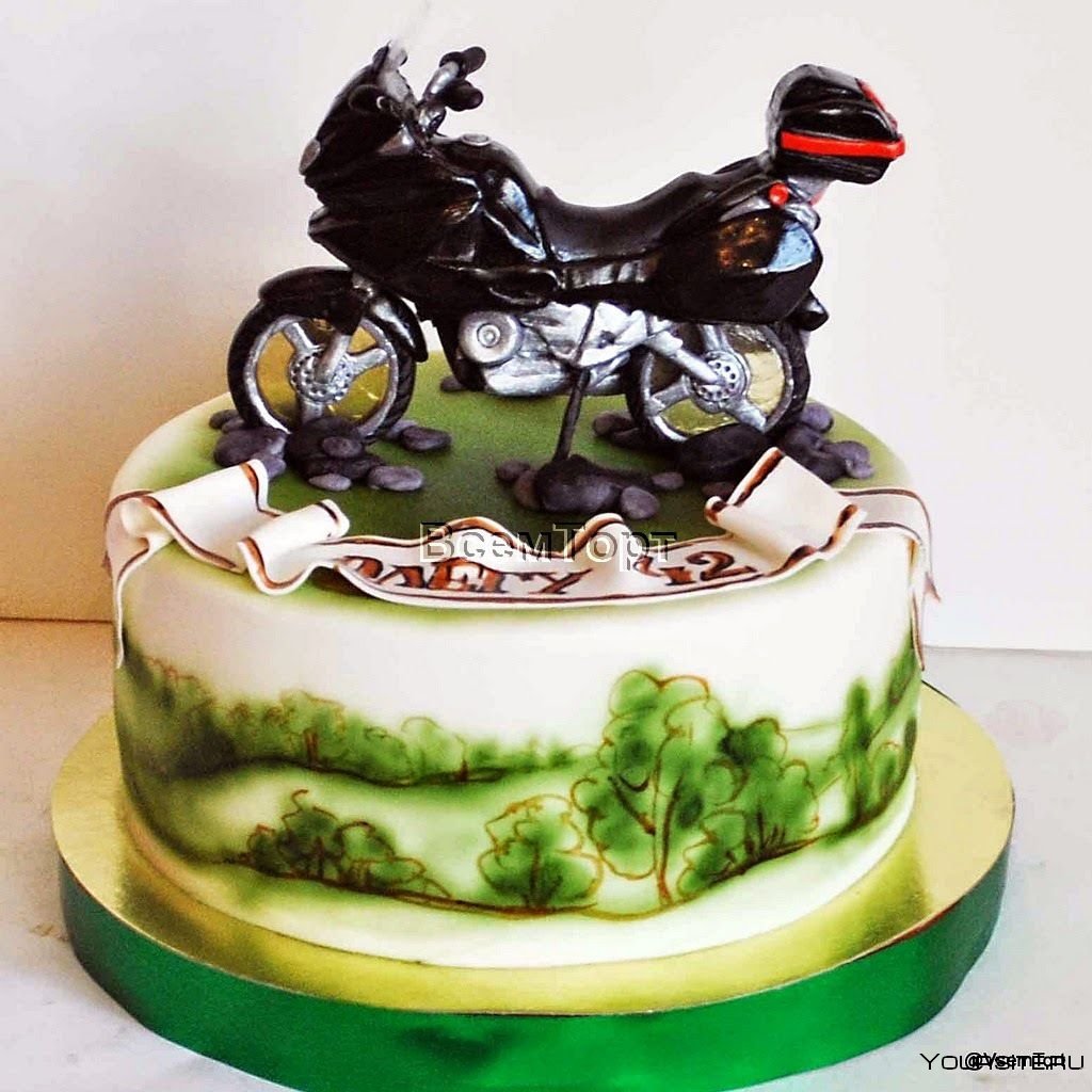Торт в виде мотоцикла