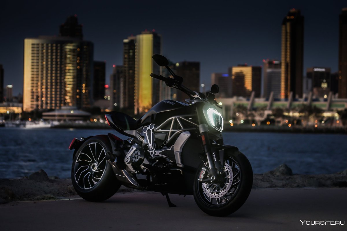 Мотоцикл Дукати x Diavel