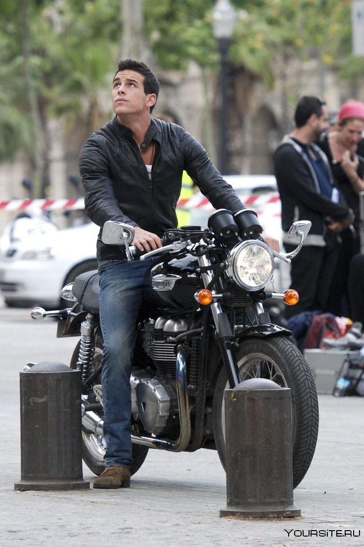 Марио Касас 3 метра над уровнем