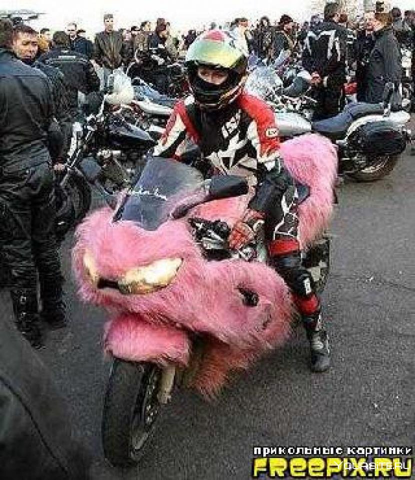 Смешной костюм мотоциклиста