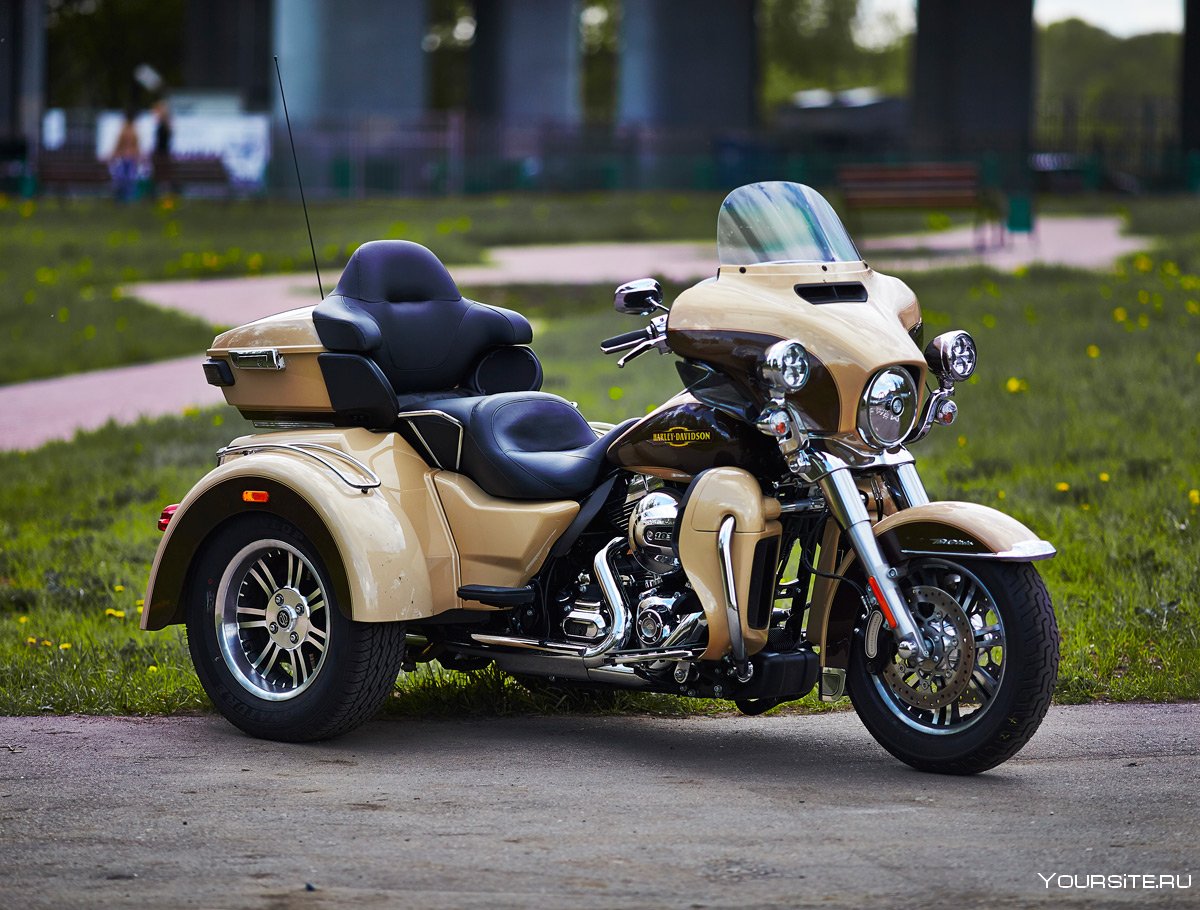 Мотоцикл Харлей Дэвидсон 3 колесный