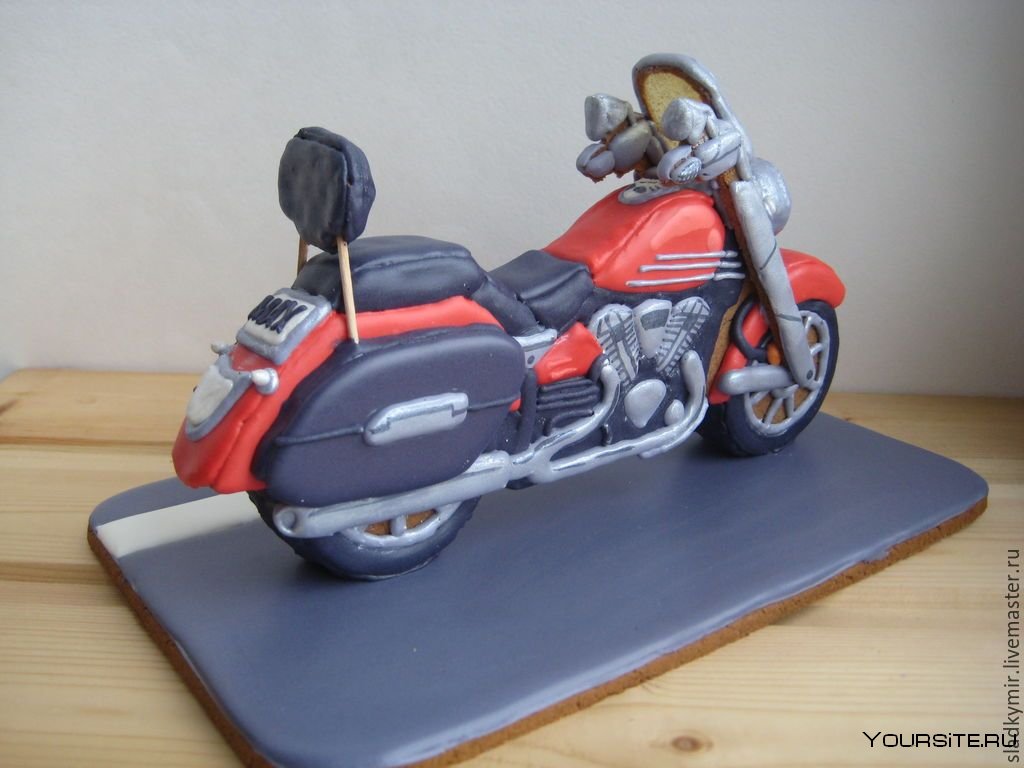 Пряник мотоцикл на торте
