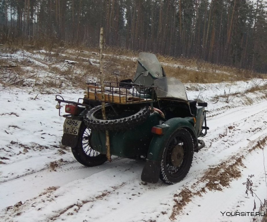 Полноприводный мотоцикл Урал с коляской