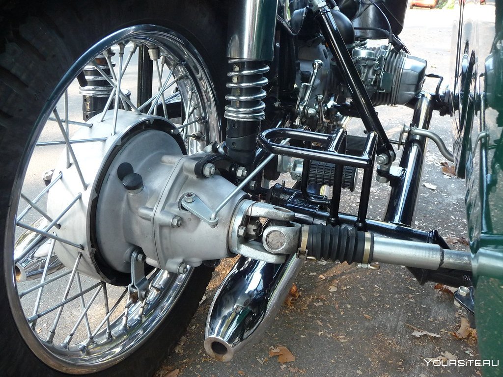 Мотоцикл ИЖ планета 3х2 с подключаемым приводом коляски.