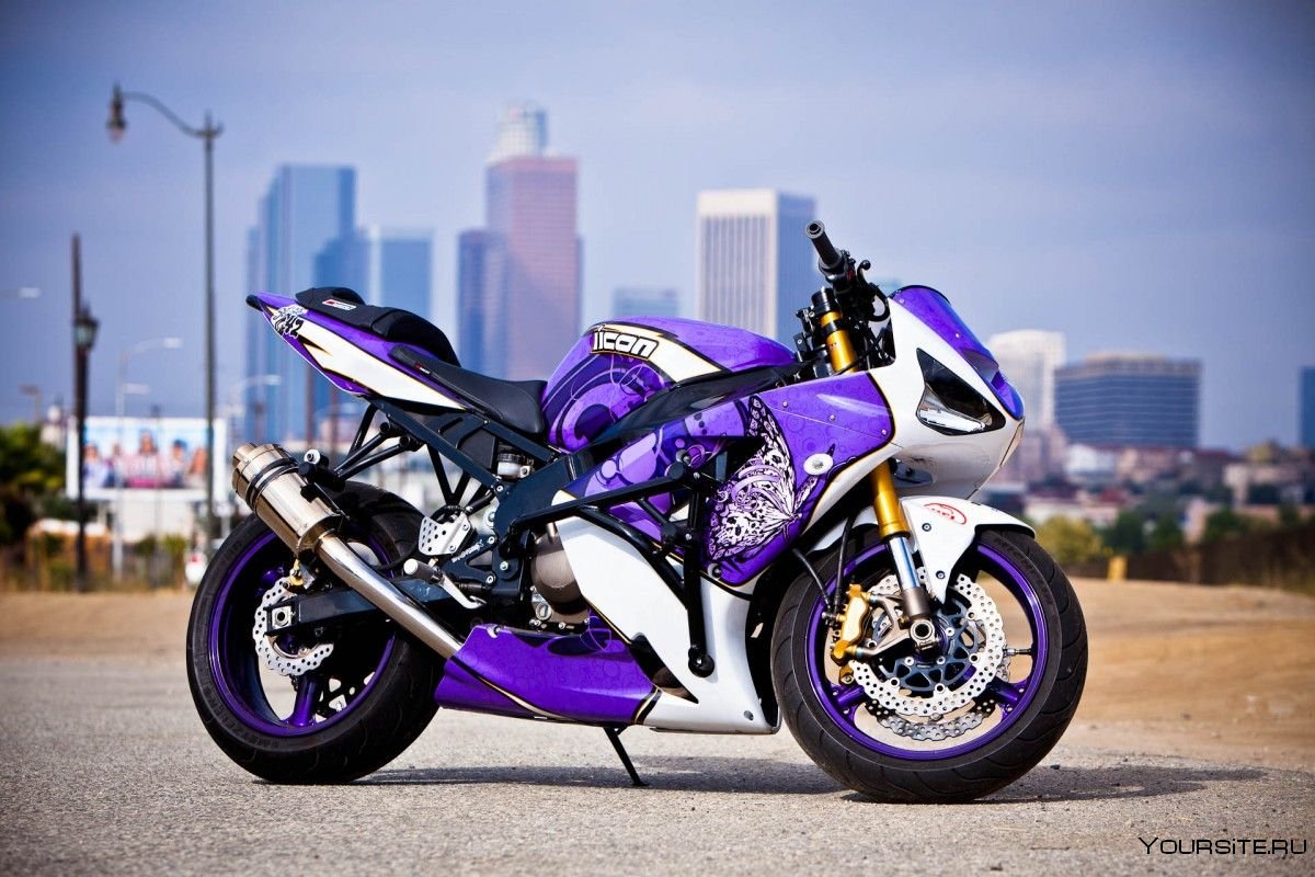 Мотоцикл Кавасаки фиолетовый