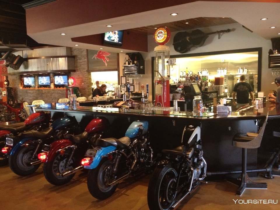 Мотоцикл в баре