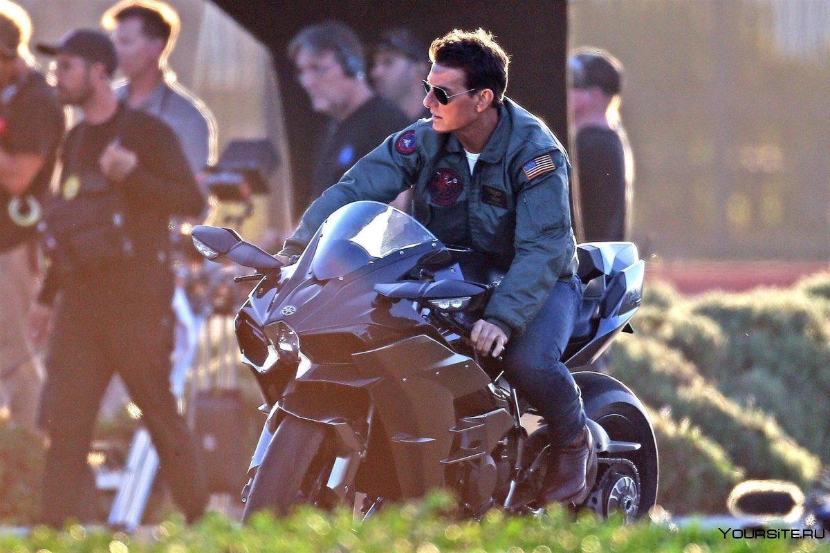 Том Круз на мотоцикле 2018