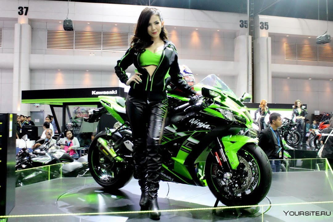 Kawasaki ZX 10r girl