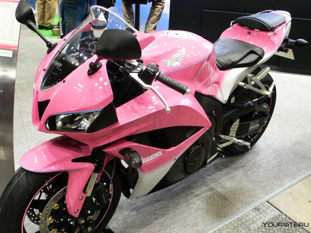 Мотоцикл розовый чоппер