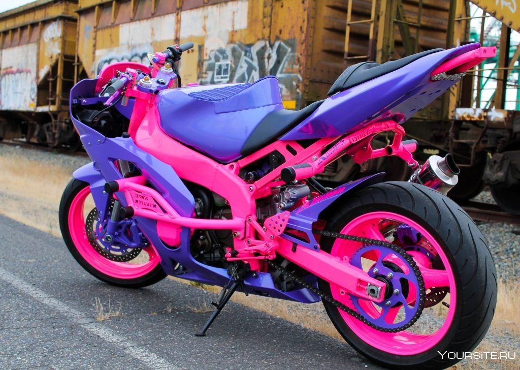 Мотоцикл Кавасаки розовый