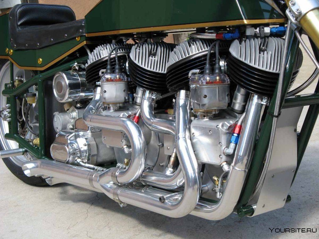 Мотоцикл Honda 8 цилиндровый