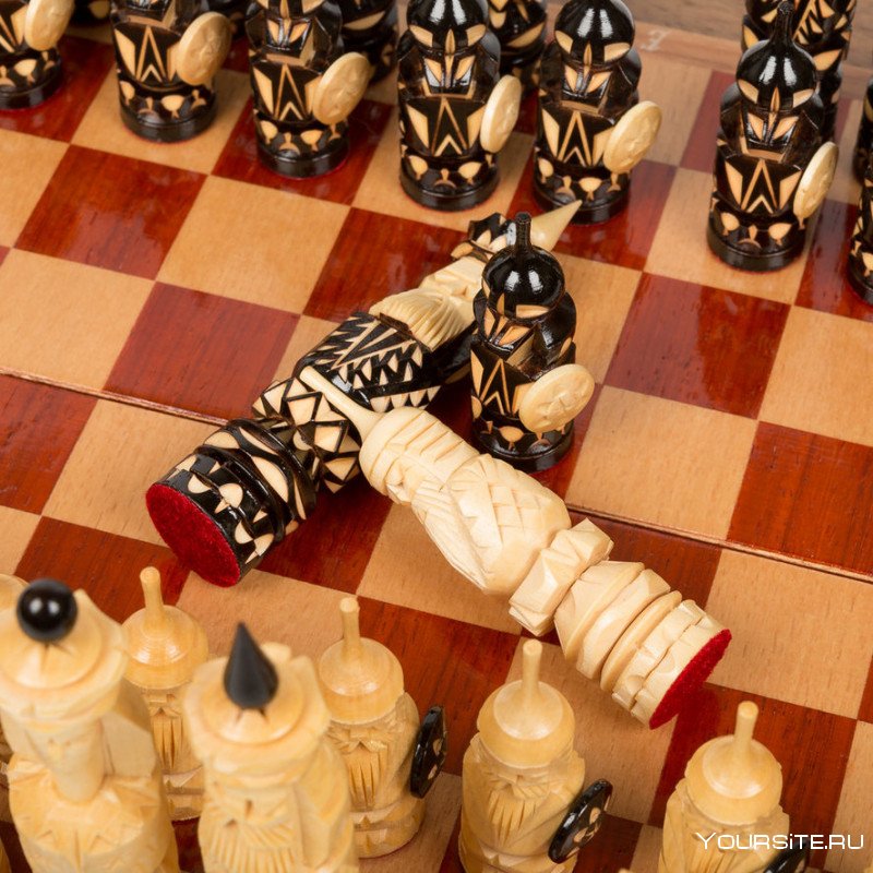 Резьба по дереву шахматные фигуры