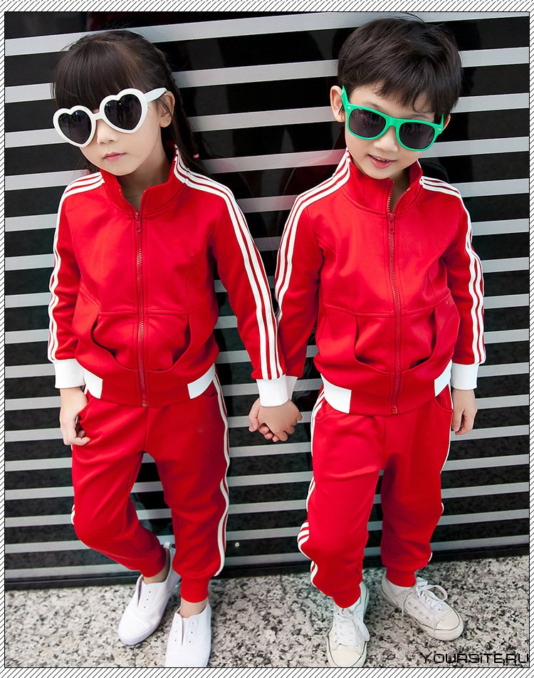 Красный спортивный костюм для мальчика