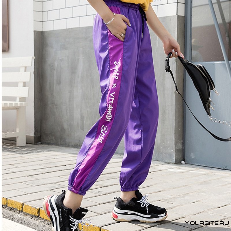 Фиолетовые спортивные штаны женские - 27 фото