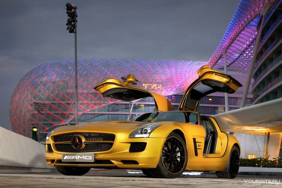 Мерседес SLS AMG желтый