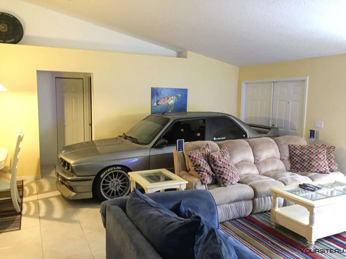 BMW e30 in Living Room