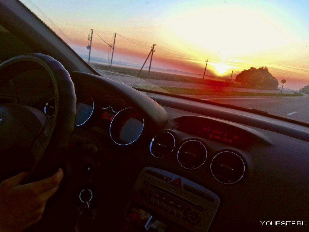 Путешествие на машине закат
