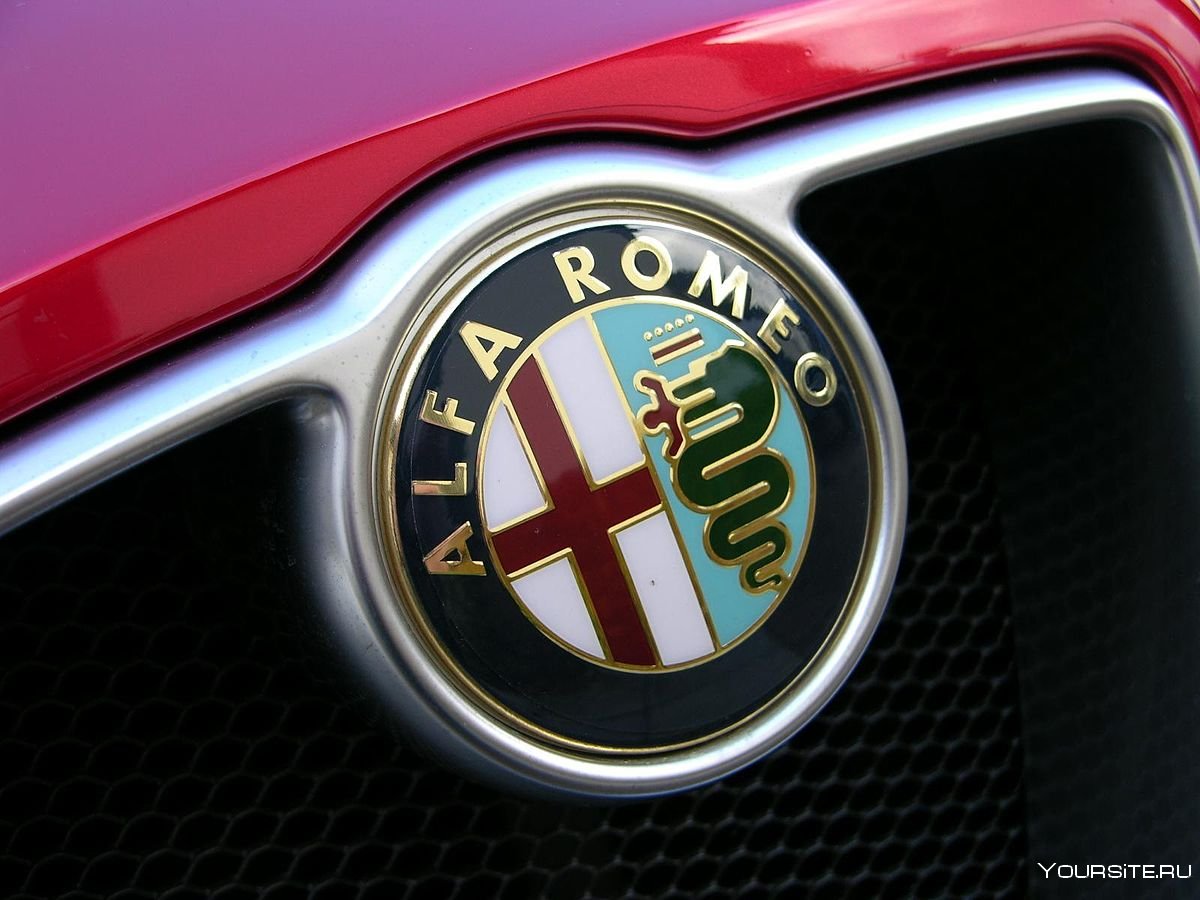 Альфа Ромео значок машины