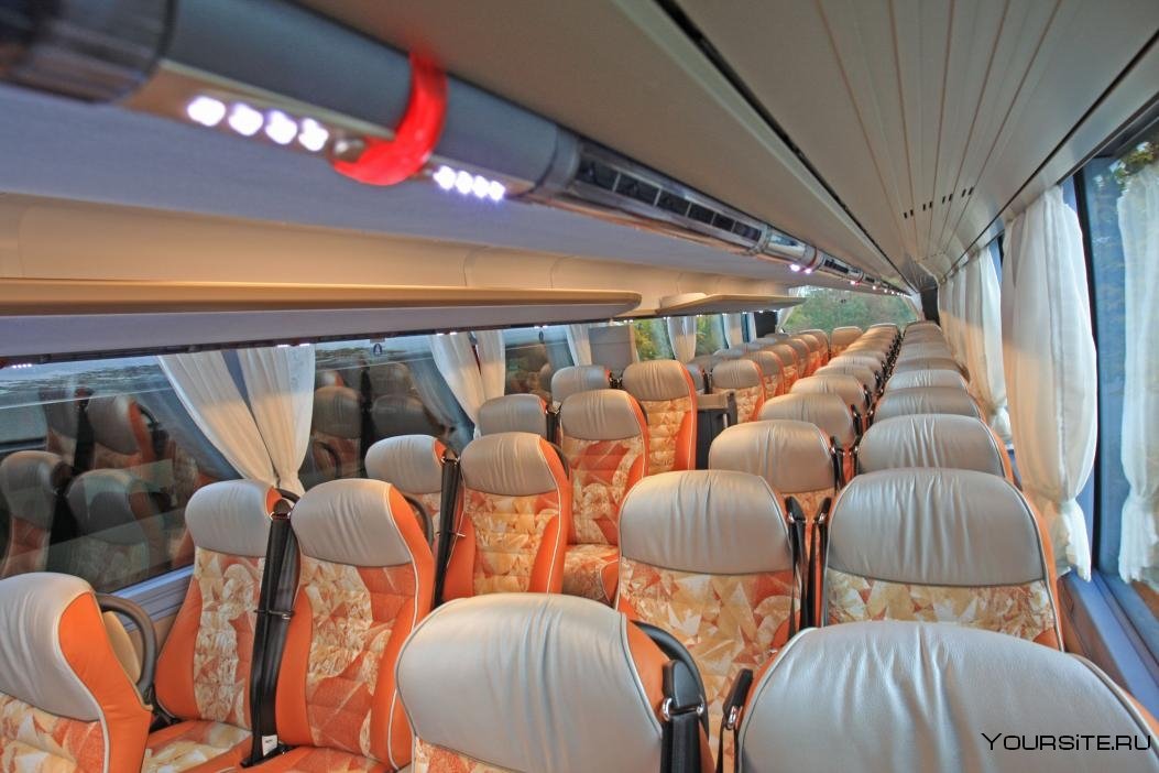 Автобус Neoplan Cityliner салон