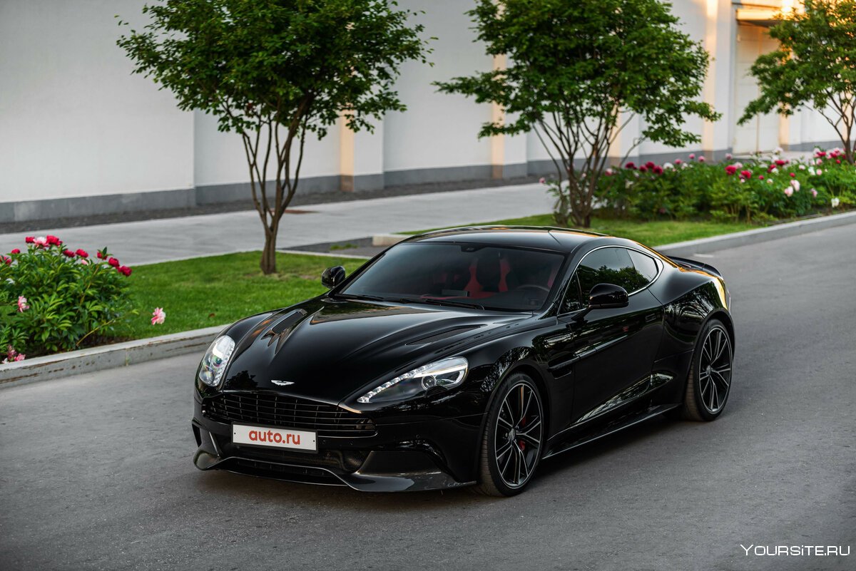 Aston Martin Vanquish черный