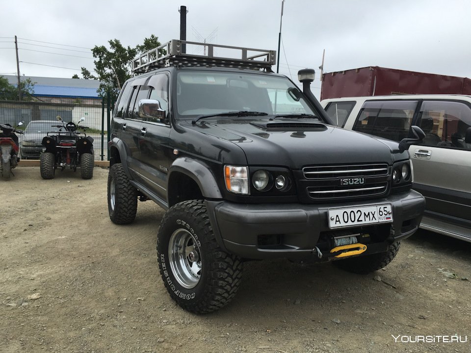 Isuzu Bighorn 1