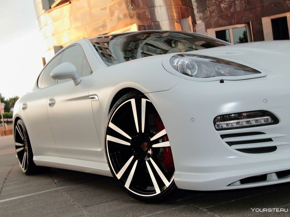 Porsche Panamera GTS белая