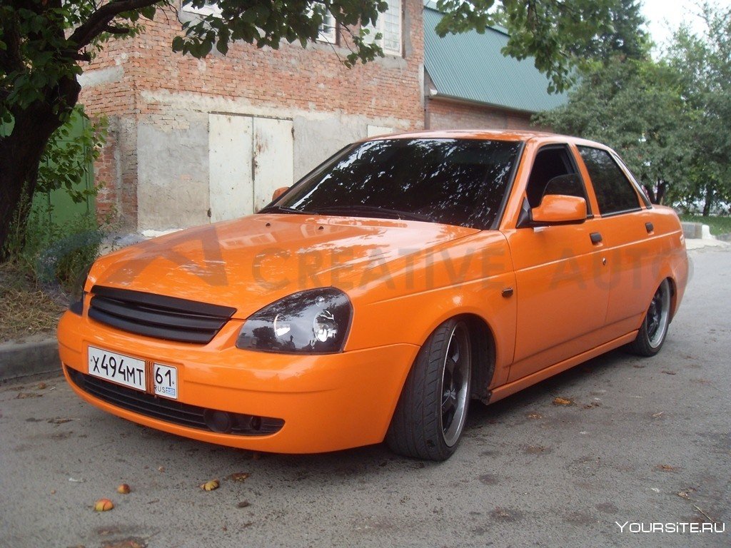 Лада Приора седан оранжевая