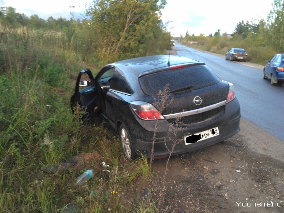 Opel Astra h GTC авария