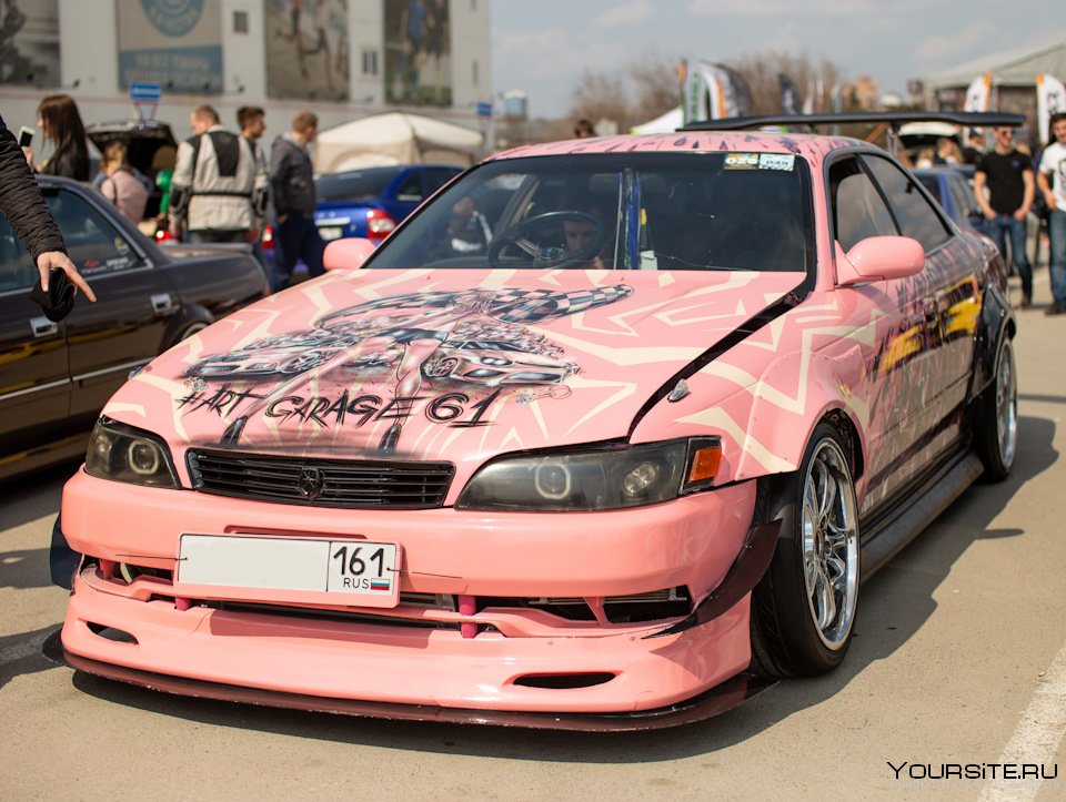 Тойота Марк 2 розовая