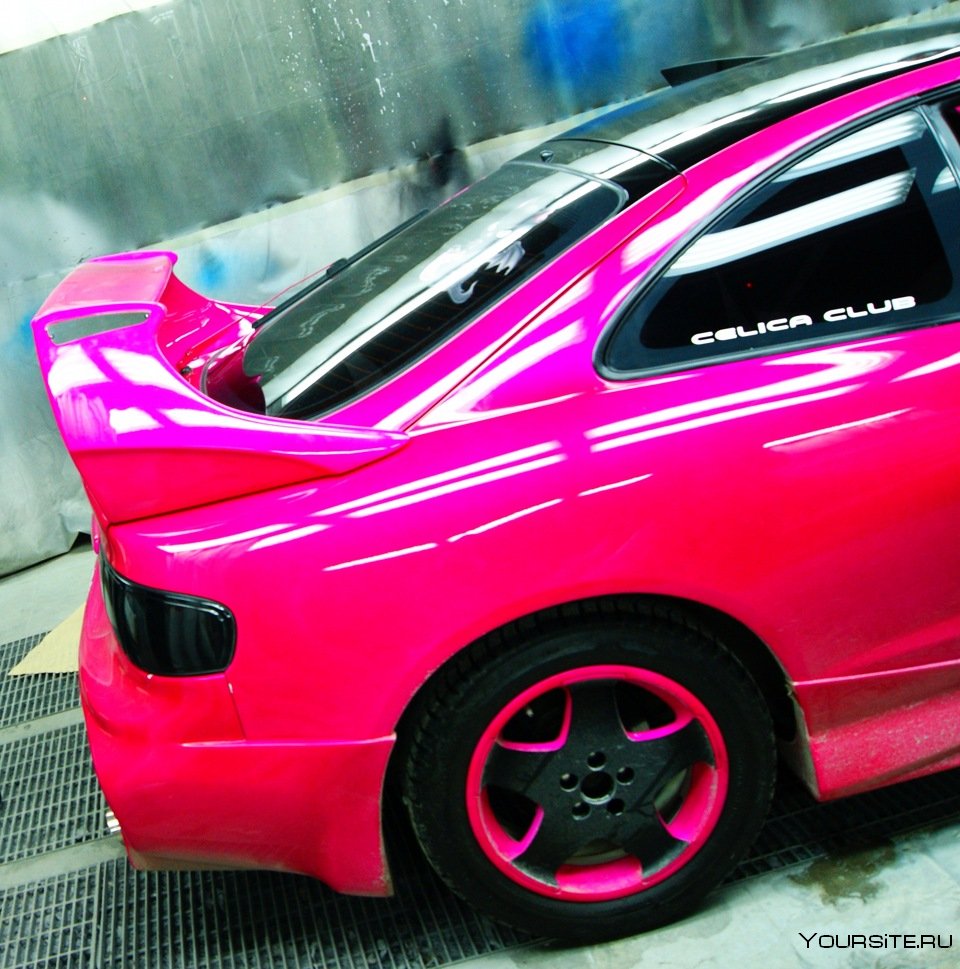 Toyota Celica розовая