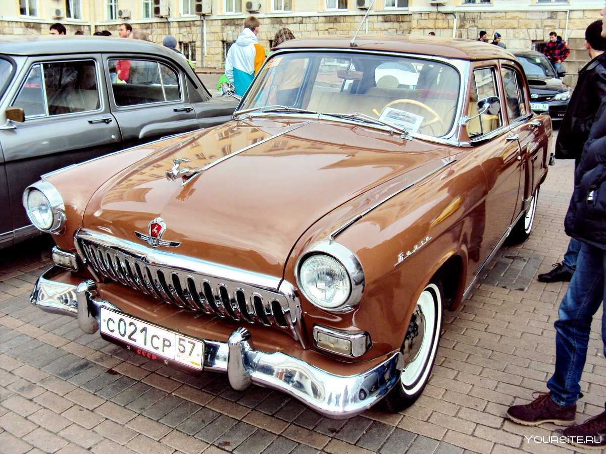 Легендарные советские автомобили ГАЗ 21и Волга