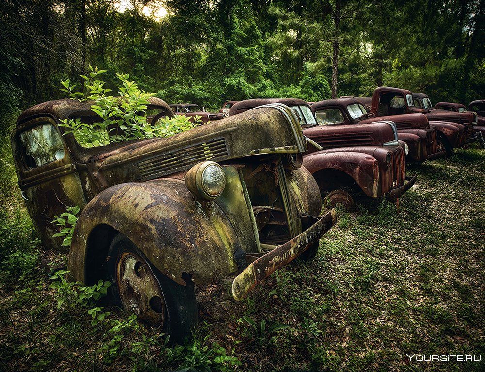 Старые брошенные машины