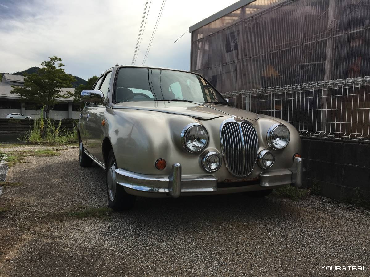 Mitsuoka March