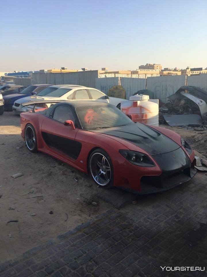 Заброшенные машины в Дубае