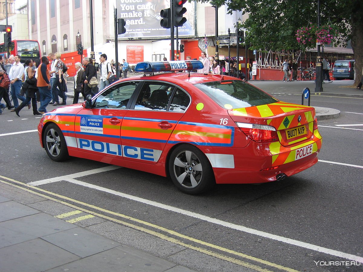 Британские полицейские машины