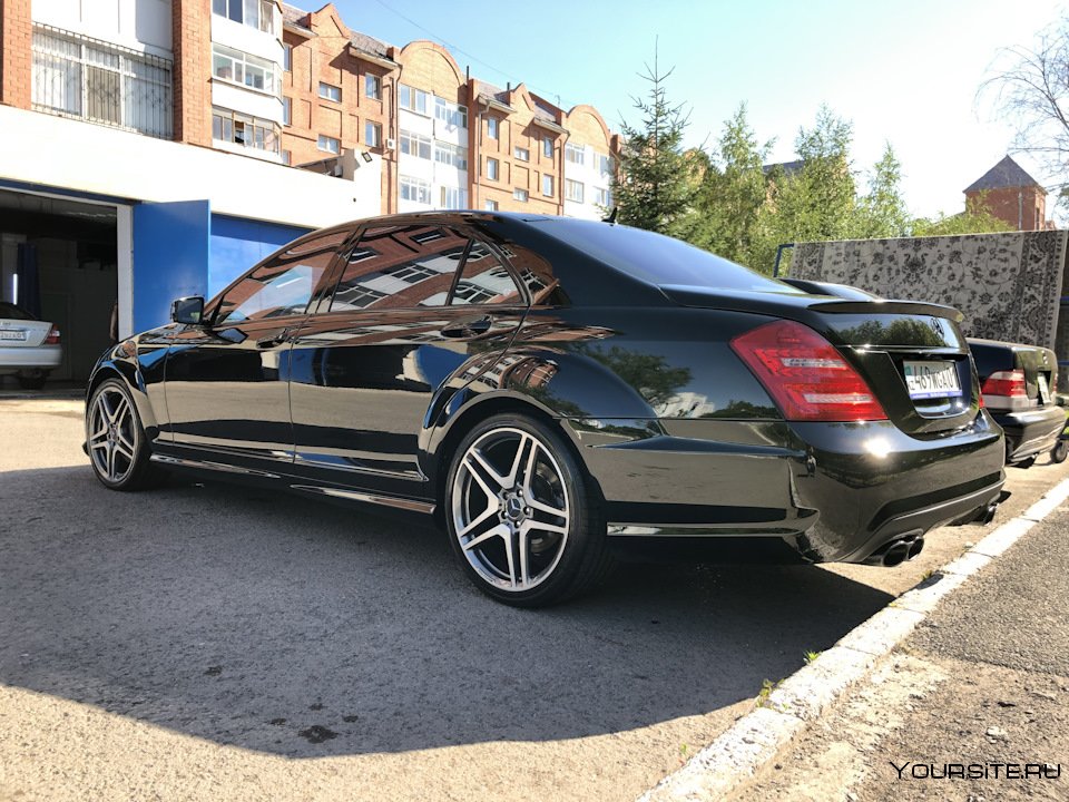 W221 r19 AMG