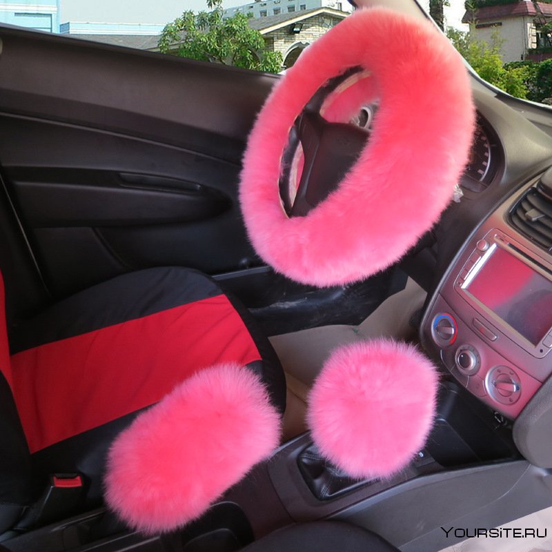 Розовые чехлы в машину