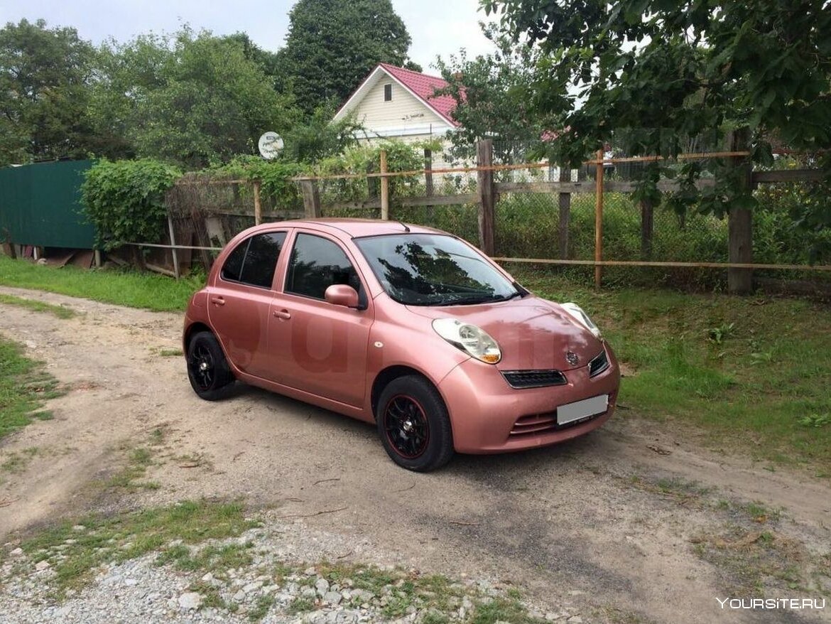 Ниссан Марч зеленый 2004