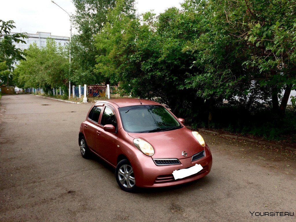 Nissan March k13 лобовое