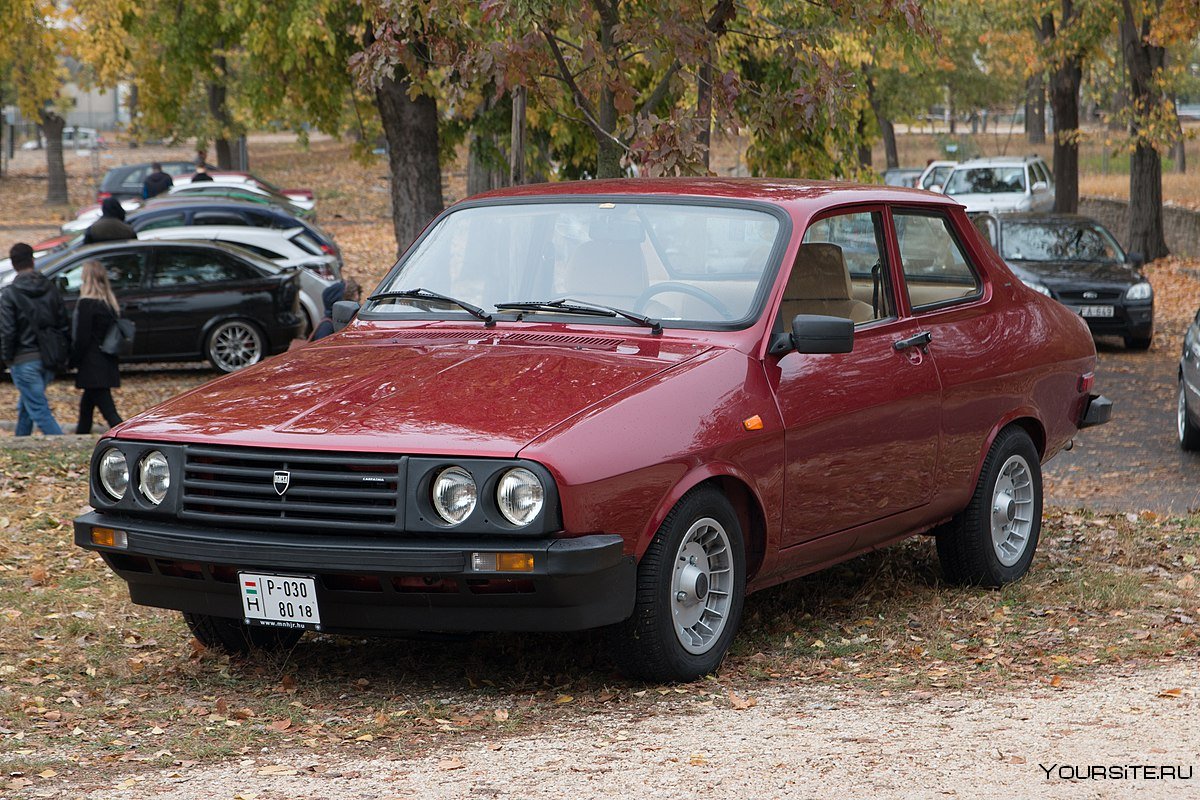Машина Dacia 1300