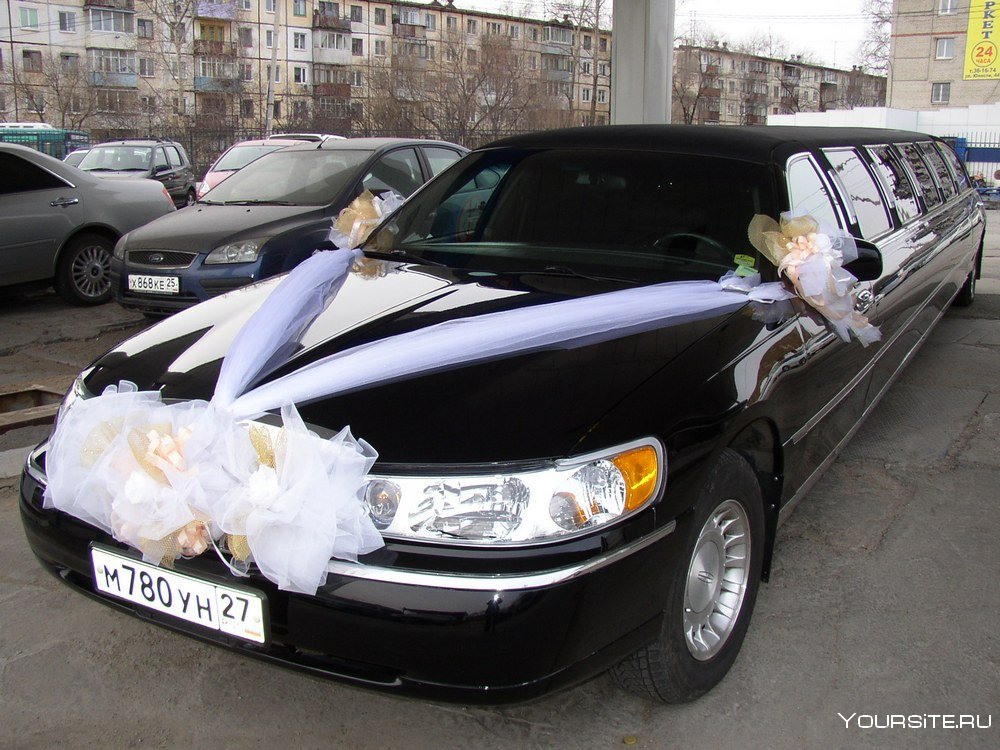 Черный свадебный лимузин