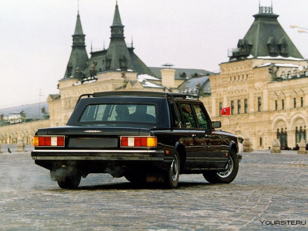 Золотой автомобиль