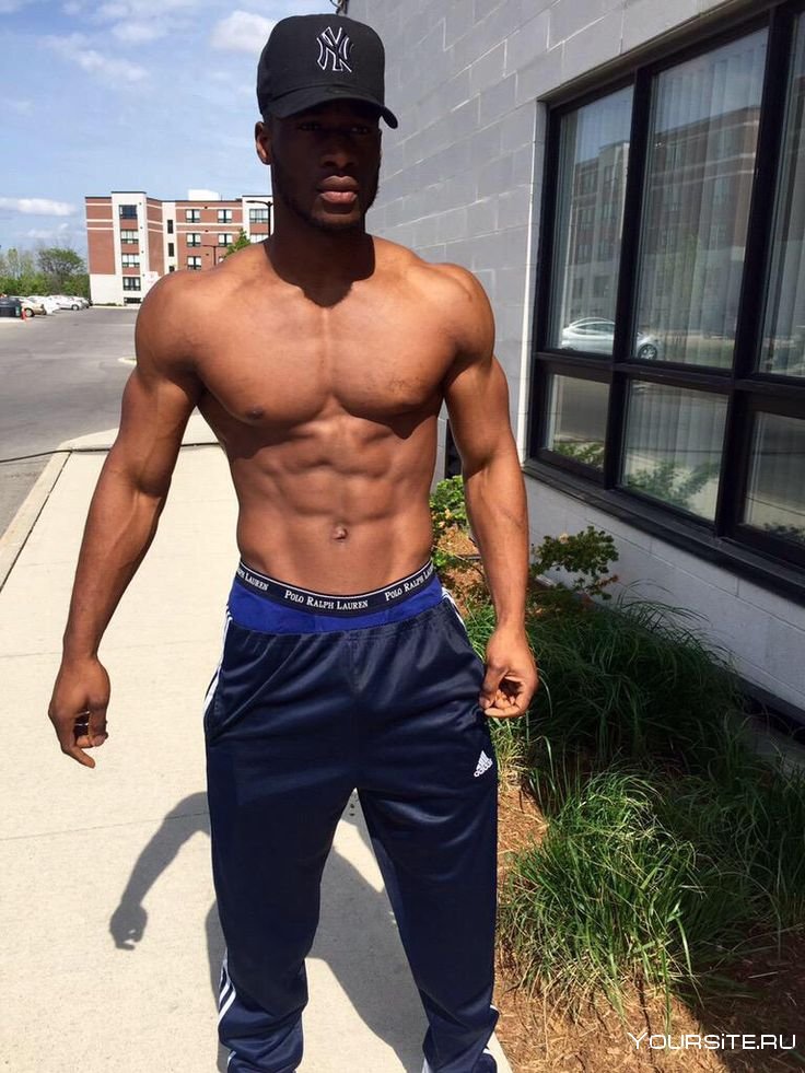 Спортивные темнокожие парни