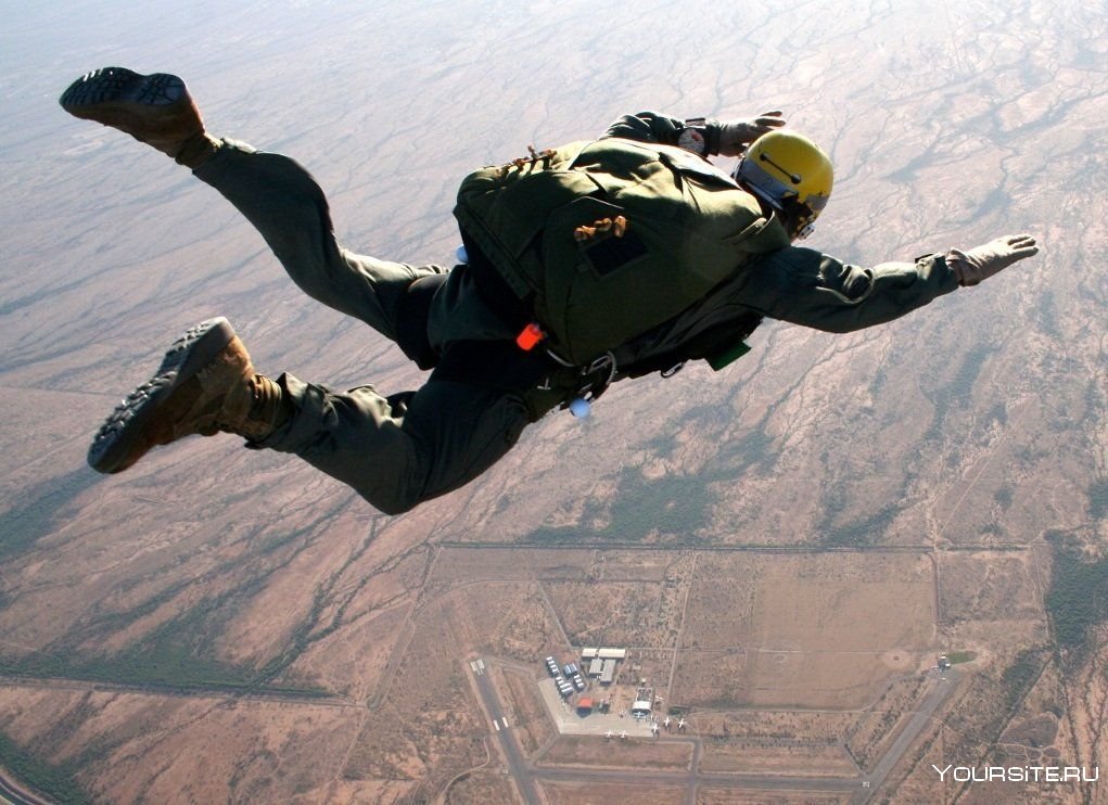 Десантник ВДВ прыжок с парашютом