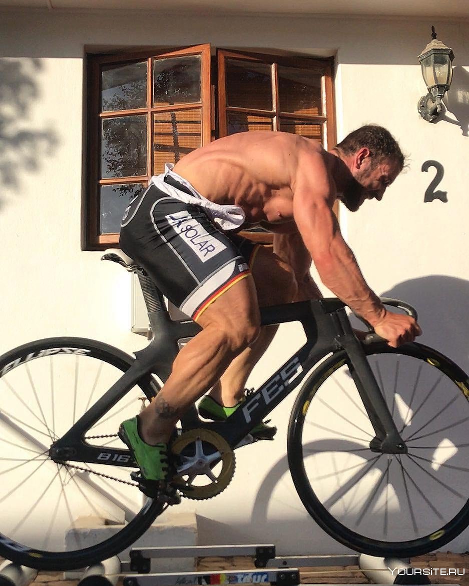 Роберт Форстеманн ноги